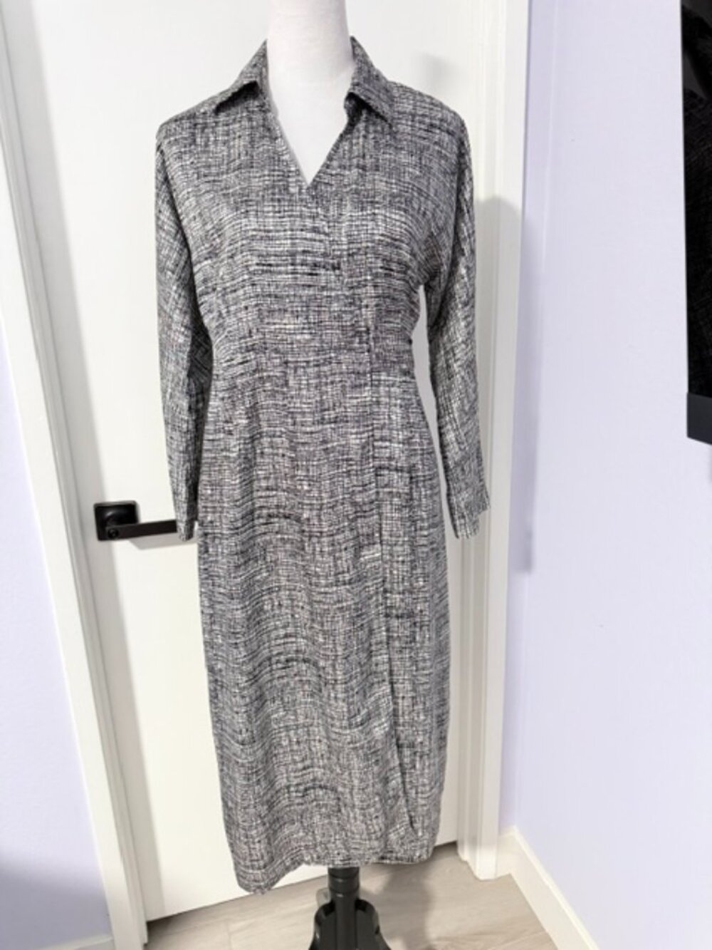 Banana Republic Black & White Print Wrap Dress Long Sleeves